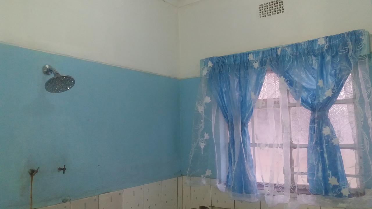 Kumunzi Backpackers Hostel Λουσάκα Εξωτερικό φωτογραφία