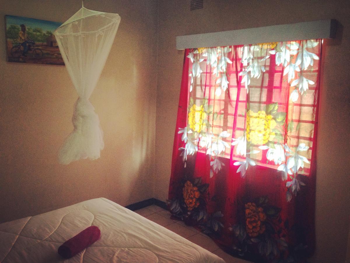 Kumunzi Backpackers Hostel Λουσάκα Εξωτερικό φωτογραφία